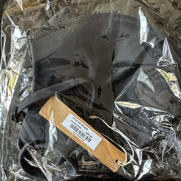 SKIMS Fits Everybody T-shirt Bra 34C onyx NWT - Picture 6 of 6